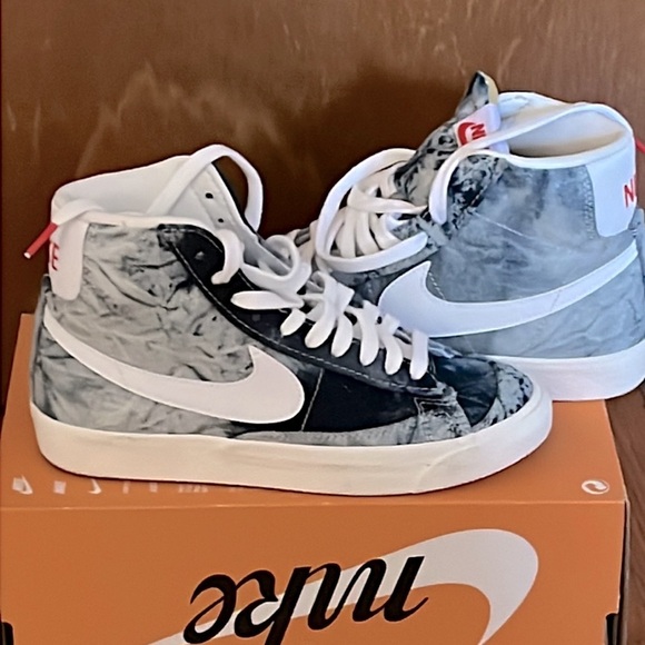 5.5 W Blazer Mid ‘77 - Picture 3 of 3